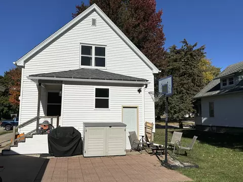 Exterior - 503 W Morris St, Morrison, IL 61270 photo 2 of 6