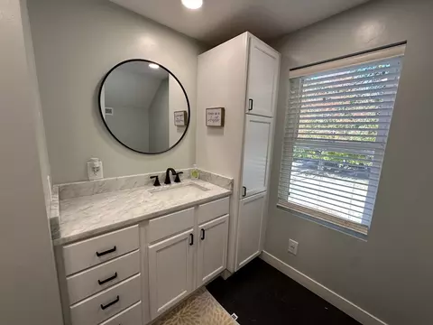 Bath - 503 W Morris St, Morrison, IL 61270 photo 4 of 4