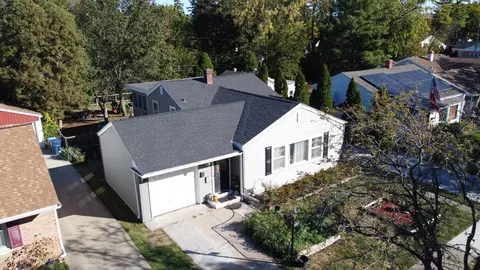 641 S 6th Ave, Des Plaines, IL 60016