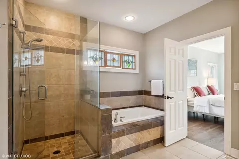 Bath - 617 Hillside Rd, Glenview, IL 60025 photo 3 of 8