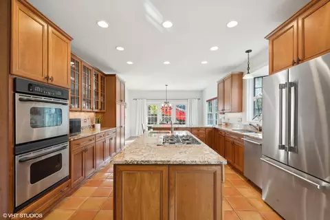 Kitchen - 617 Hillside Rd, Glenview, IL 60025 photo 4 of 5
