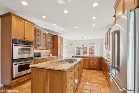 Kitchen - 617 Hillside Rd, Glenview, IL 60025 photo 5 of 5