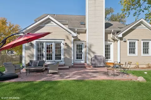 Exterior - 617 Hillside Rd, Glenview, IL 60025 photo 3 of 6