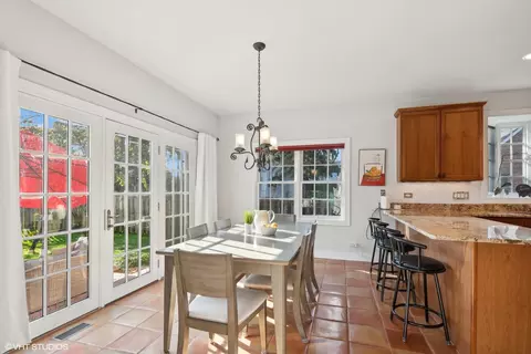 Dining - 617 Hillside Rd, Glenview, IL 60025 photo 2 of 2