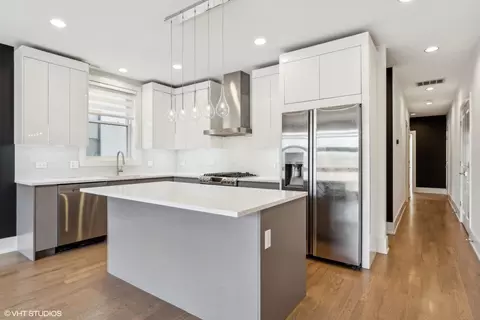 Kitchen - 1209 E 46th St #2E, Chicago, IL 60653 photo 1 of 1