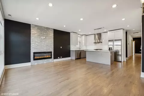 Living - 1209 E 46th St #2E, Chicago, IL 60653 photo 4 of 4
