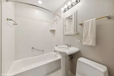 Bath - 417 Virginia Pl, Wheeling, IL 60090 photo 1 of 1