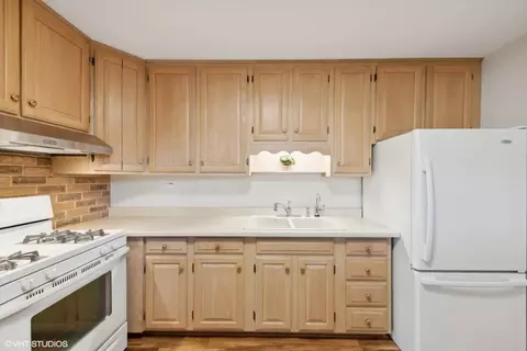 Kitchen - 417 Virginia Pl, Wheeling, IL 60090 photo 1 of 3
