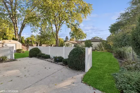Exterior - 417 Virginia Pl, Wheeling, IL 60090 photo 2 of 3