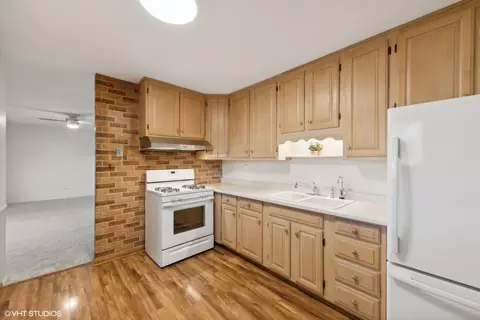 Kitchen - 417 Virginia Pl, Wheeling, IL 60090 photo 3 of 3
