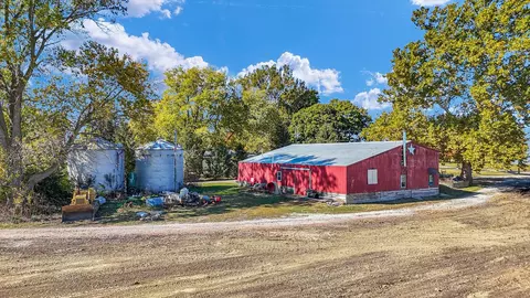 1417 E 2950 North Rd, Mansfield, IL 61854