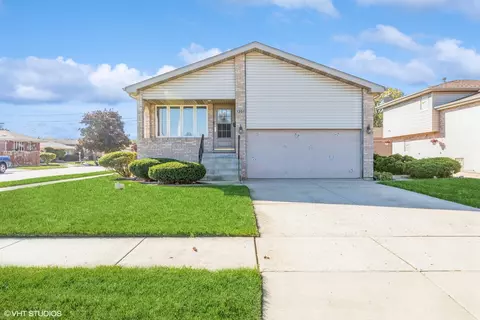 1351 Memorial Dr, Calumet City, IL 60409