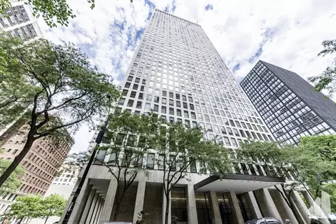 260 E Chestnut St #2106, Chicago, IL 60611