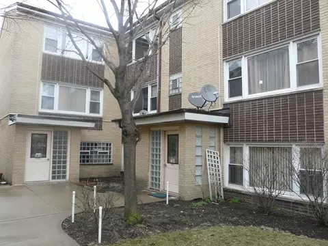 3838 W 47th St #1F, Chicago, IL 60632