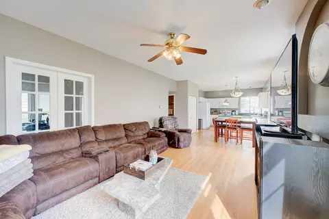481 Knoll Crest Dr, Bartlett, IL 60103 photo 7