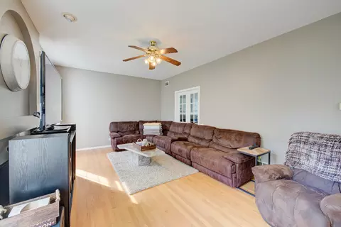 481 Knoll Crest Dr, Bartlett, IL 60103 photo 8