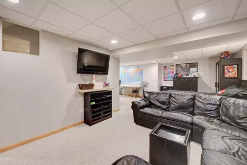 481 Knoll Crest Dr, Bartlett, IL 60103 photo 25