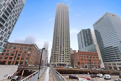 440 N Wabash Ave #3502, Chicago, IL 60611