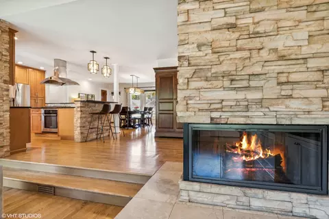 Kitchen - 102 W Sunset Rd, Mount Prospect, IL 60056 photo 1 of 7