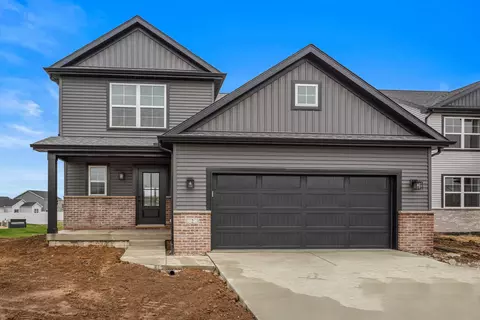 2 Meadow Dr, Monticello, IL 61856