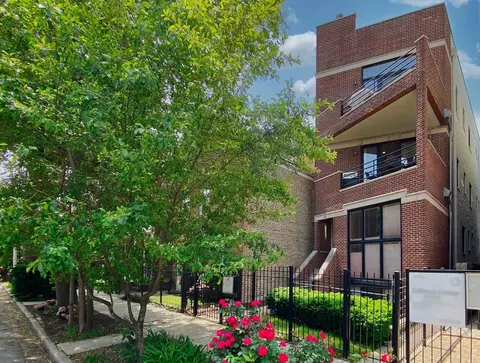 944 N Honore St #2, Chicago, IL 60622