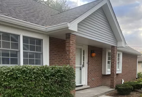 8574 Pearson Dr, Darien, IL 60561