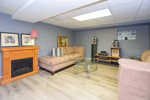 Living - 7314 39th St, Lyons, IL 60534 photo 6 of 6