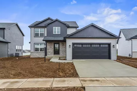 4 Meadow Dr, Monticello, IL 61856