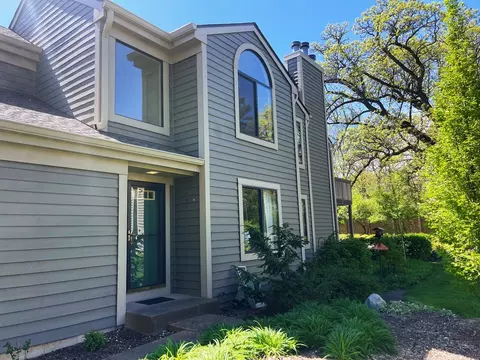 462 White Oak Ln #462, Lake Barrington, IL 60010