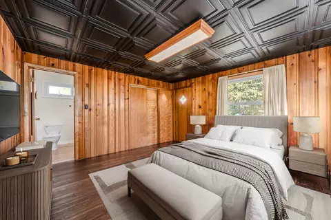 Bedroom - 6435 Sinclair Ave, Berwyn, IL 60402 photo 1 of 3