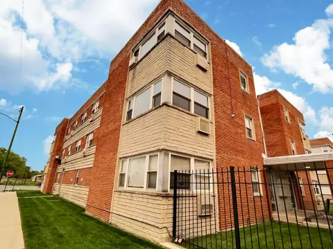 2401 W Balmoral Ave #2A, Chicago, IL 60625