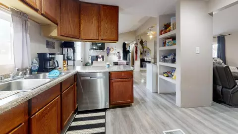 511 W Meyer St, Thomasboro, IL 61878 photo 4