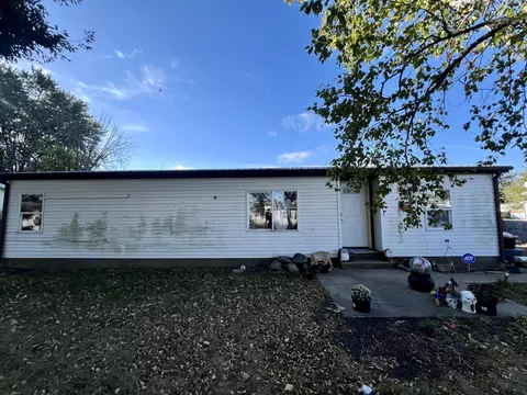 511 W Meyer St, Thomasboro, IL 61878