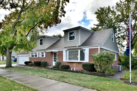255 N Broadview Ave, Lombard, IL 60148
