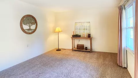 Living - 4717 Ashley Dr, Mchenry, IL 60050 photo 1 of 2