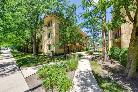 6316 W Montrose Ave #203, Chicago, IL 60634