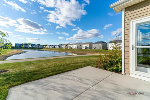 Exterior - 1591 Timberland Dr, Algonquin, IL 60102 photo 5 of 7