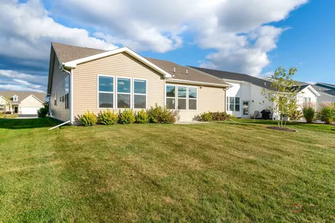 Exterior - 1591 Timberland Dr, Algonquin, IL 60102 photo 7 of 7