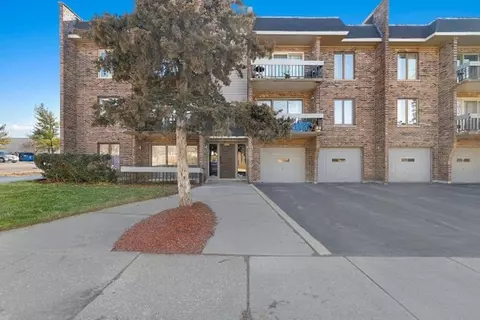 4315 Lindenwood Dr #1E, Matteson, IL 60443