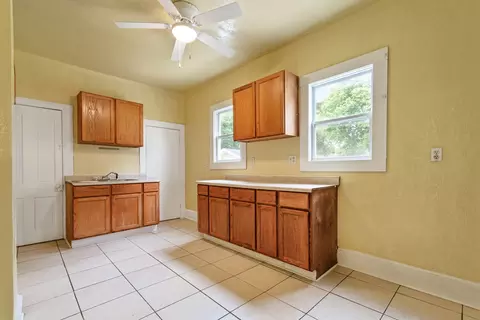 630 4th Ave, Aurora, IL 60505 photo 5