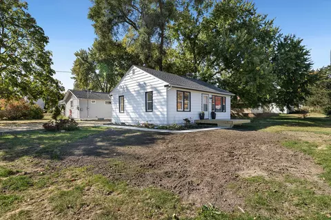 Exterior - 415 E 3rd St, Pecatonica, IL 61063 photo 1 of 3