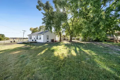 Exterior - 415 E 3rd St, Pecatonica, IL 61063 photo 3 of 3