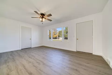 Living - 415 E 3rd St, Pecatonica, IL 61063 photo 2 of 4