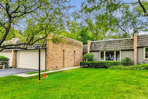 1940 Somerset Ln #1940, Northbrook, IL 60062