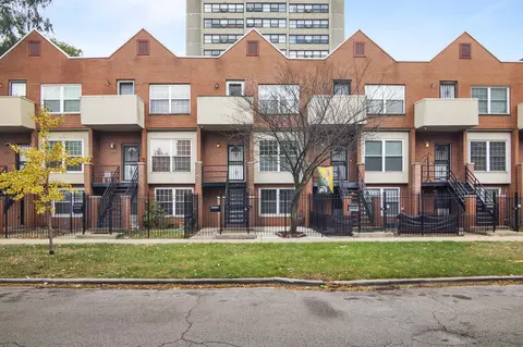 4654 S Ellis Ave, Chicago, IL 60653