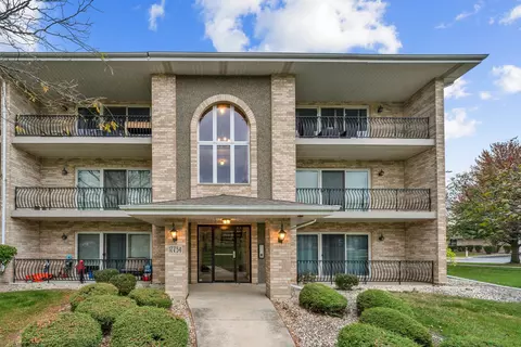 17754 Bernard Dr #3D, Orland Park, IL 60467