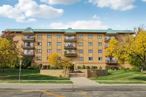 40 S Main St #2G, Glen Ellyn, IL 60137
