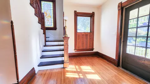 331 S 4th St, Aurora, IL 60505 photo 2