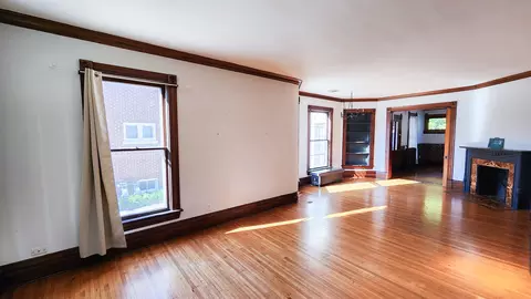 331 S 4th St, Aurora, IL 60505 photo 4