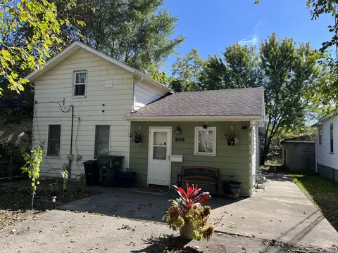 1006 E Clinton St E, Joliet, IL 60432